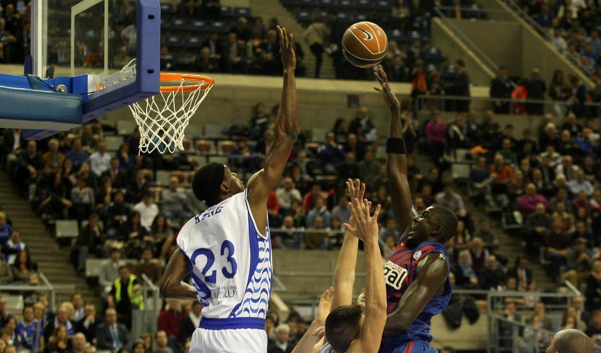 El Barça ya jugó de manera regular en Montjuïc en los años 90, con entradas espectaculares