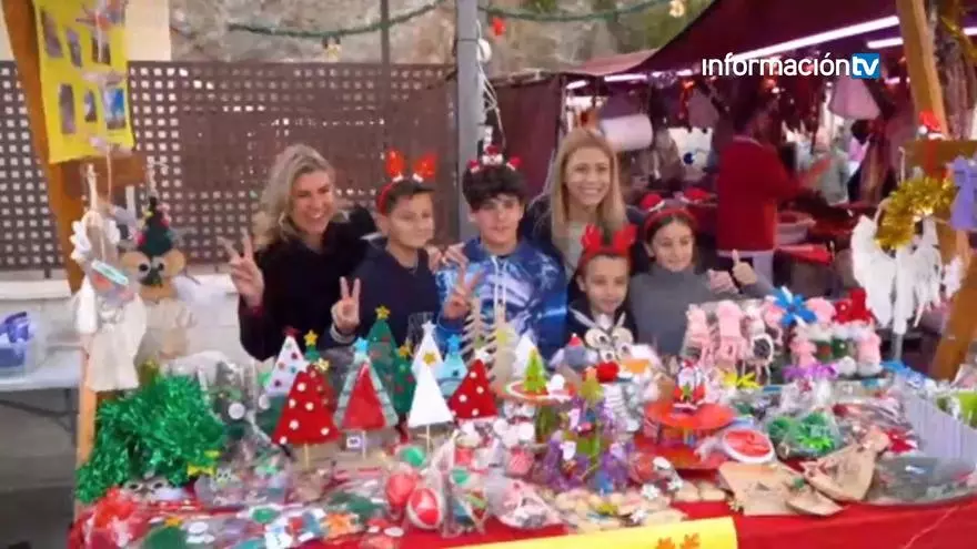 Finestrat celebra con éxito su Mercado Navideño y llena de magia la Plaça de la Unió Europea