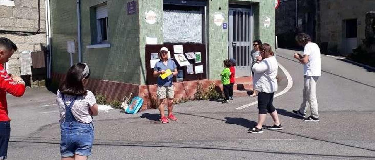 Pequenos do barrio, durante o concurso.