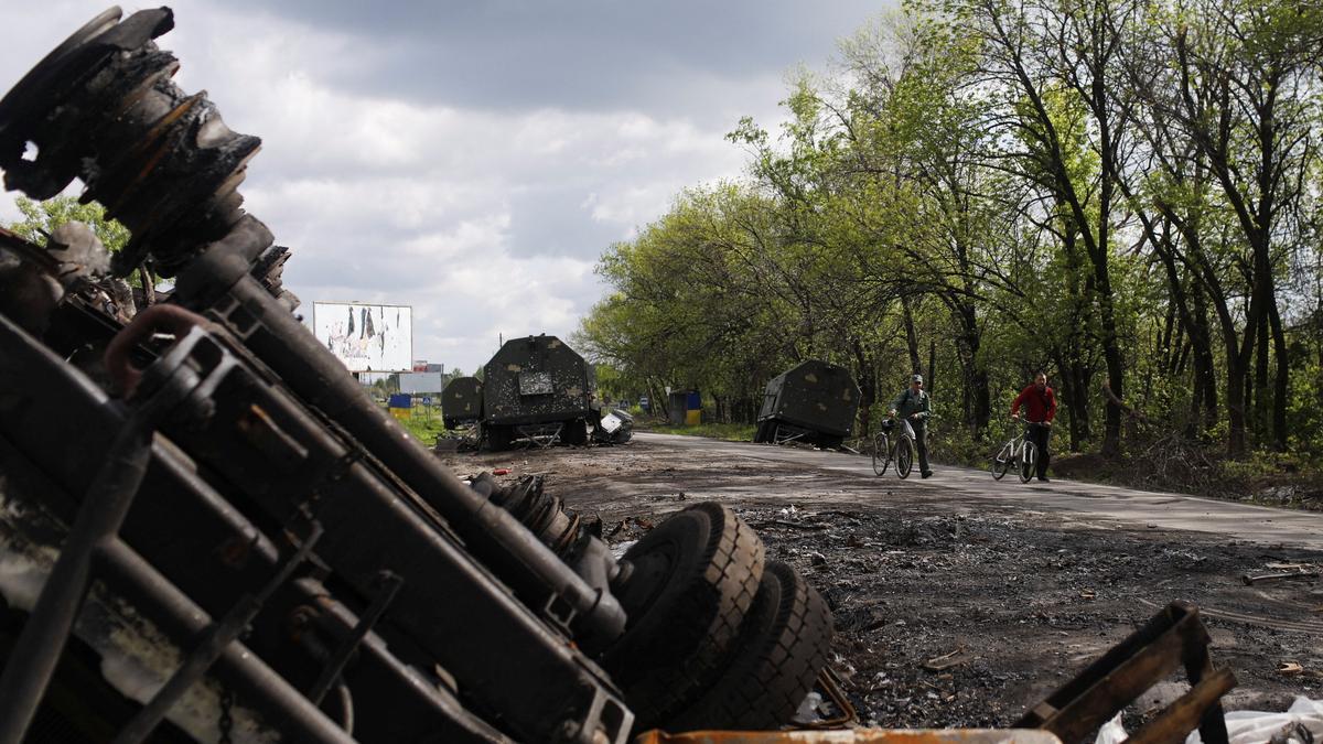 Día 79 de la guerra: Ucrania expulsa a las tropas rusas más allá del río que cruza el Donbás.