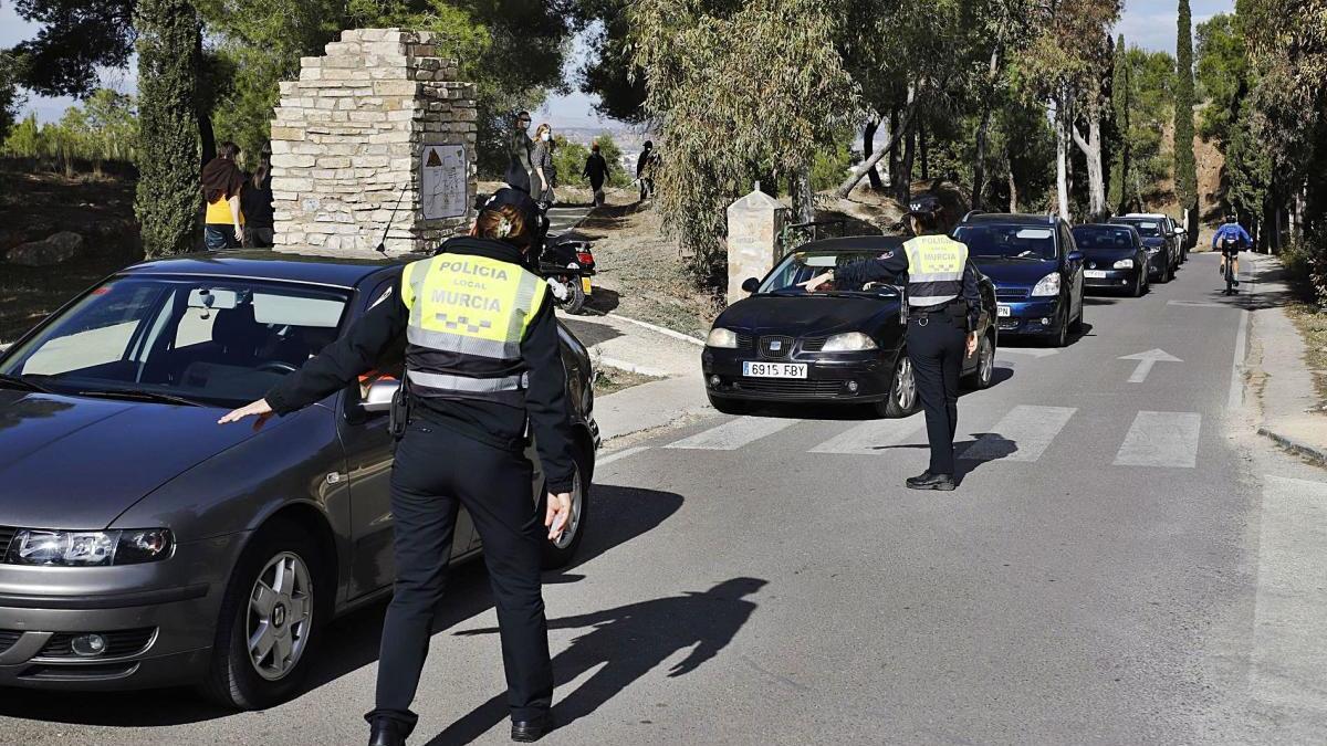 Control de acceso de la Policía Local de Murcia en el Valle Perdido