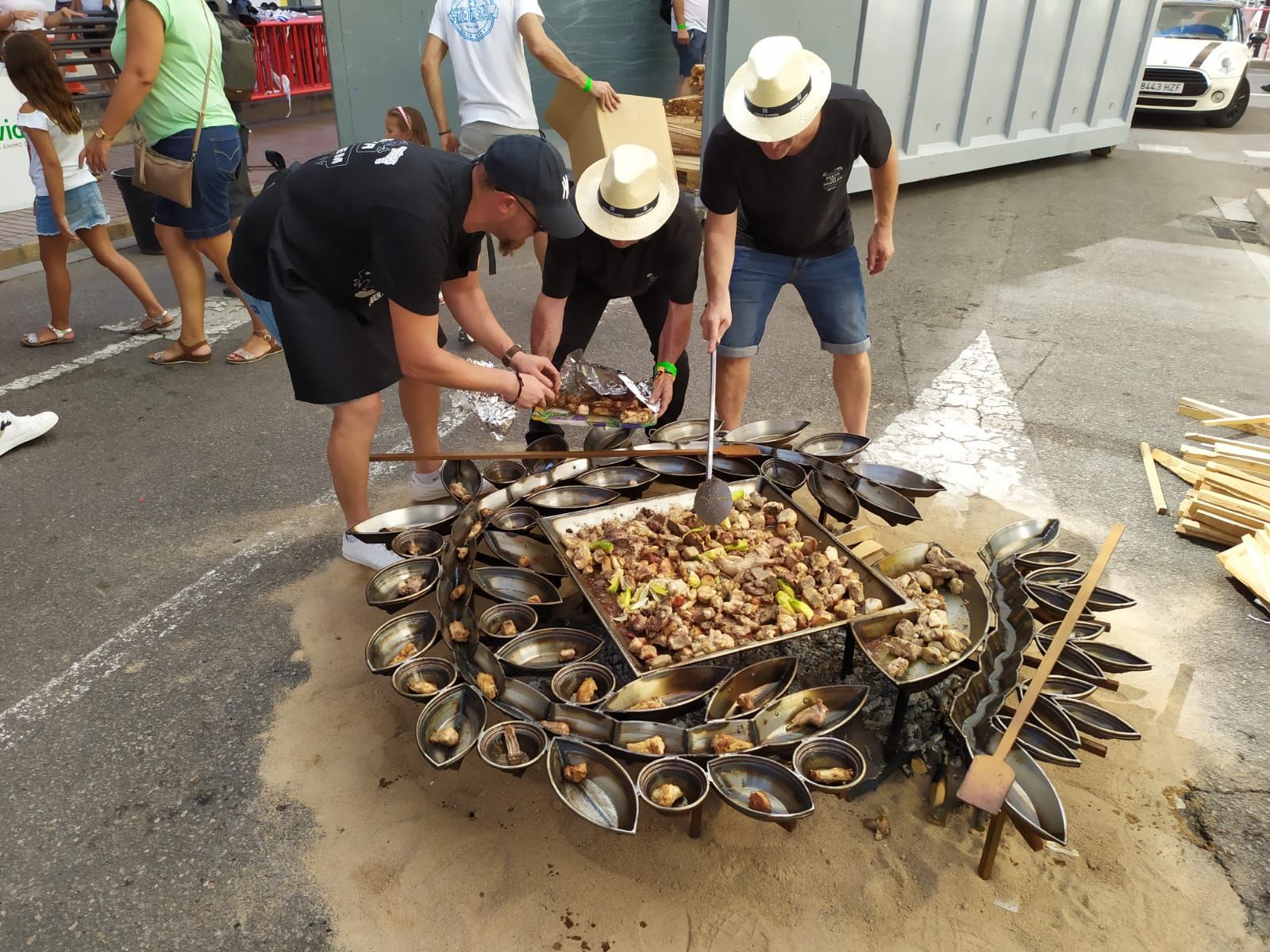 Las mil y una paellas del vila-realense Roberto Bort