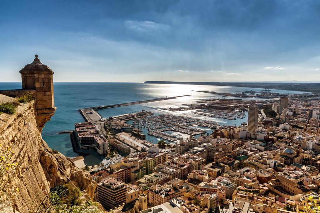 Vistas desde el Castillo de Santa Bárbara, en Alicante
