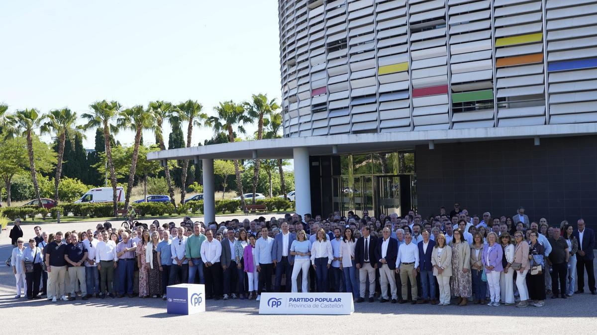 Los representantes del PP, reunidos en el Palau de la Festa.