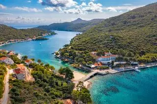 10 destinos de Europa baratos y cómodos que triunfan entre los jubilados: plazas históricas, villas marineras y lugares para el descanso