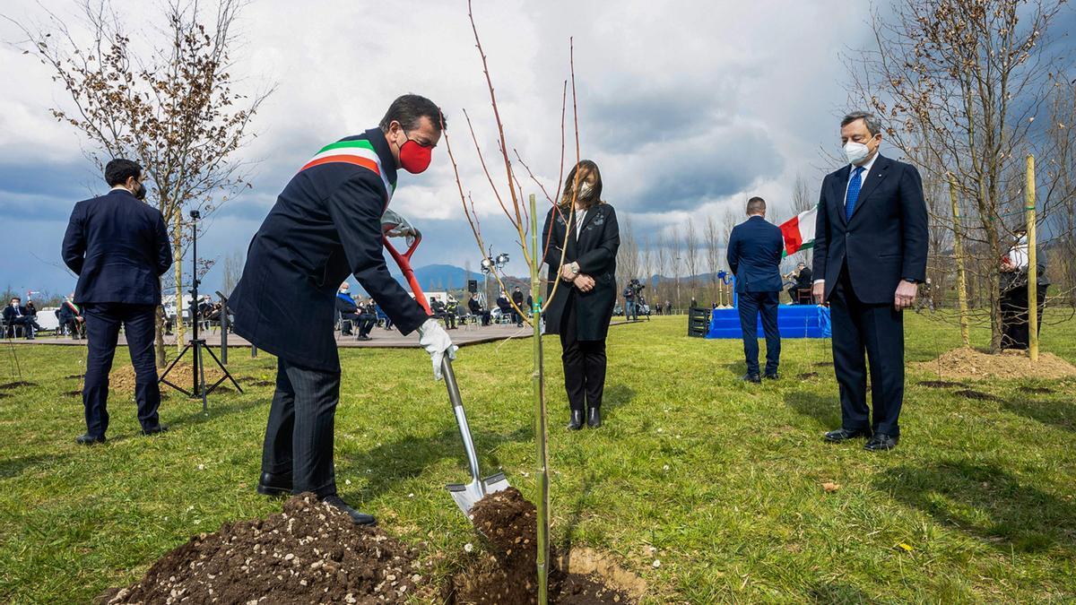 Mario Draghi en el homenaje a las víctimas del covid-19 en Bérgamo.