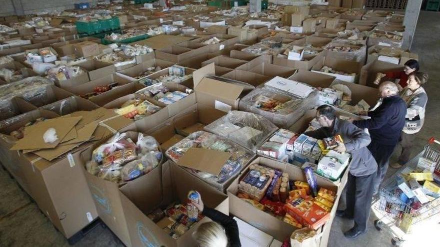 El Banco de Alimentos de Zaragoza ya ha repartido más de 3 millones de kilos de comida en 2015