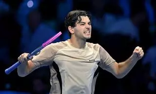 Alcaraz se enfrentará este martes a Fritz por un hueco en las semifinales de Turín