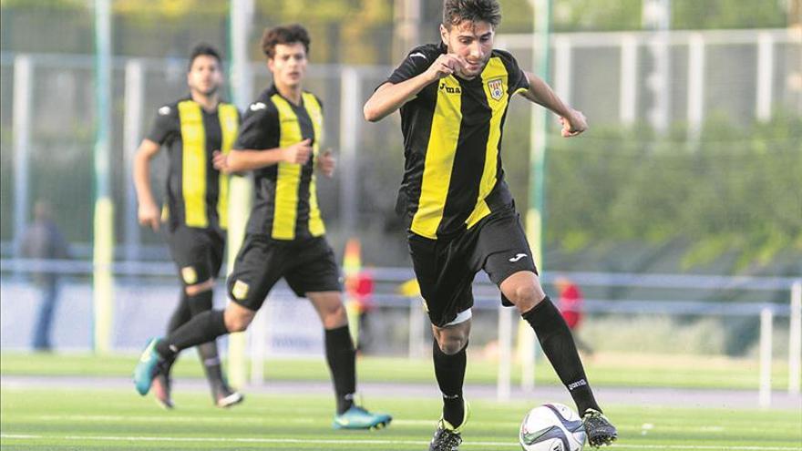 El Roda alcanza al Acero en el segundo puesto tras golearle