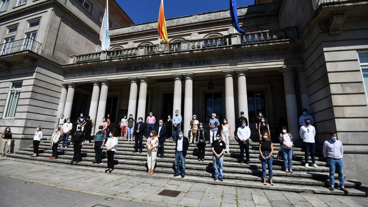 La concentración esta mañana ante la sede de la Subdelegación.