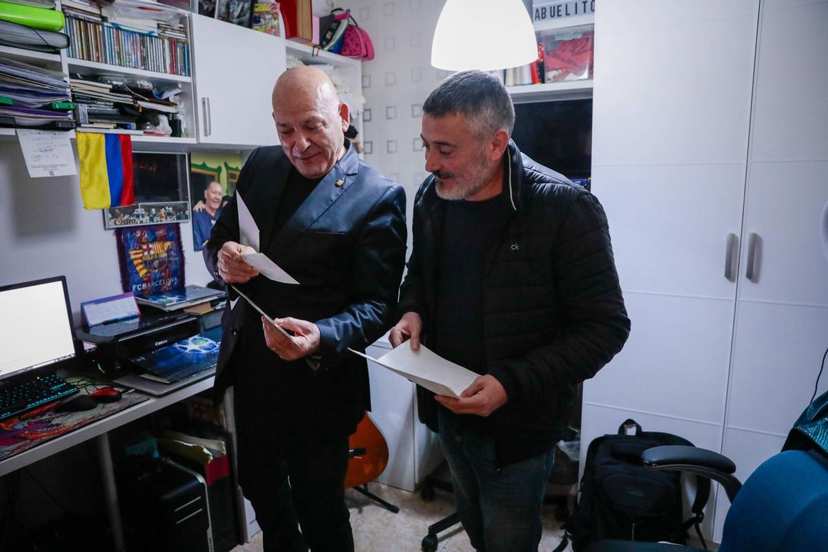 Antonio Iniesta, 40 años trabajando en el FC Barcelona, nos recibe en su casa de Mataró