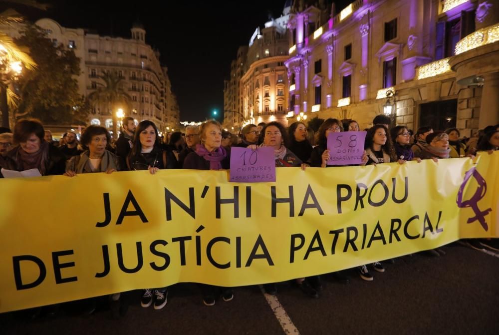 Concentración en València contra la sentencia de la Manada