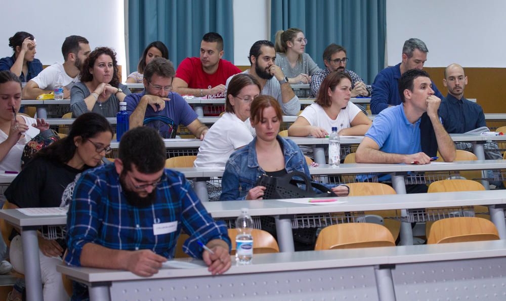 Miles de aspirantes en las oposiciones de Enfermería en Alicante