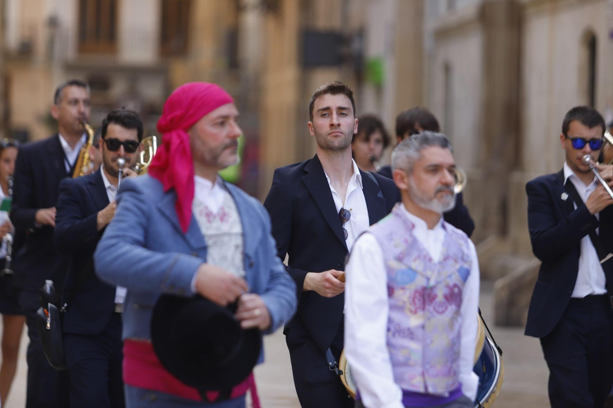 Búscate en el segundo día de la Ofrenda en la calle San Vicente hasta las 17 horas