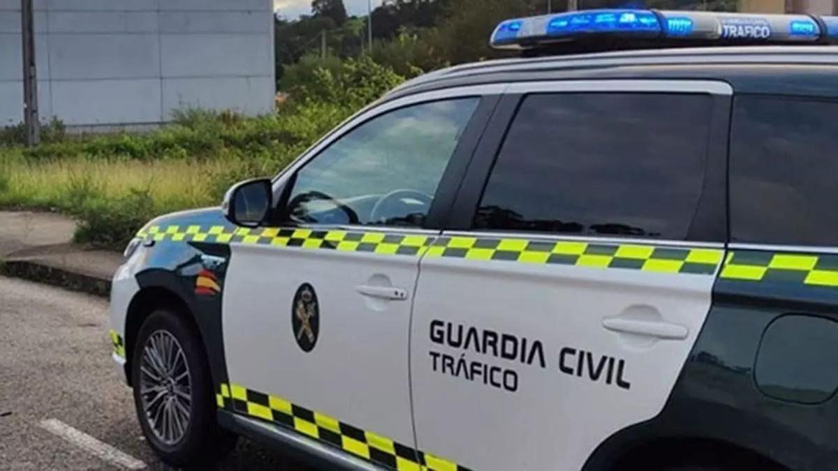 Una patrulla de la Guardia Civil de Tráfico en una imagen de archivo.