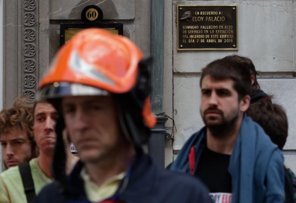 Manifestación de bomberos de toda España en Oviedo por Eloy Palacio