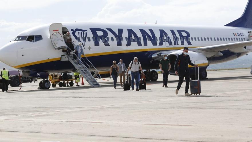 Aterriza de emergencia un avión en Gran Canaria por un posible infarto