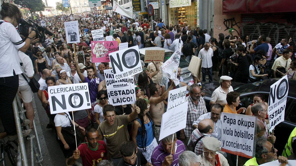 Manifestación en Madrid promovida por Europa Laica 