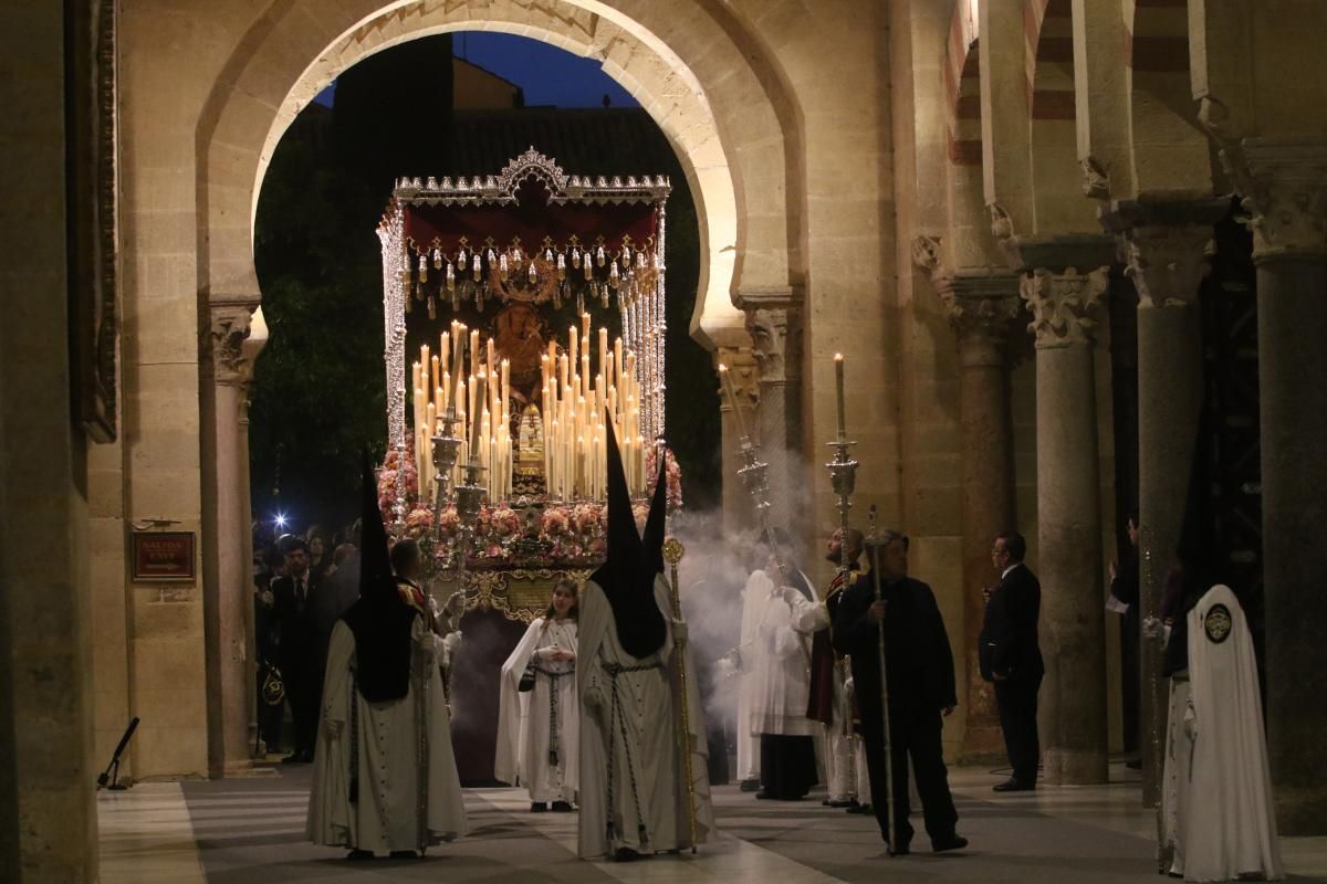 La cofradía del Perdón perfecciona su estilo con el paso de los años