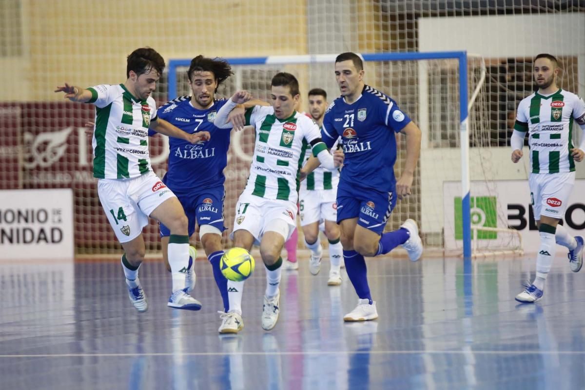 Las imágenes del partido Córdoba Patrimonio-Valdepeñas, de Fútbol Sala