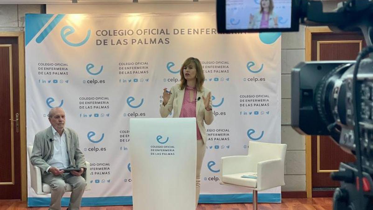 La presidenta del CELP, Rita Mendoza, presentó el informe sobre la situación de los cuidados de salud en Canarias.