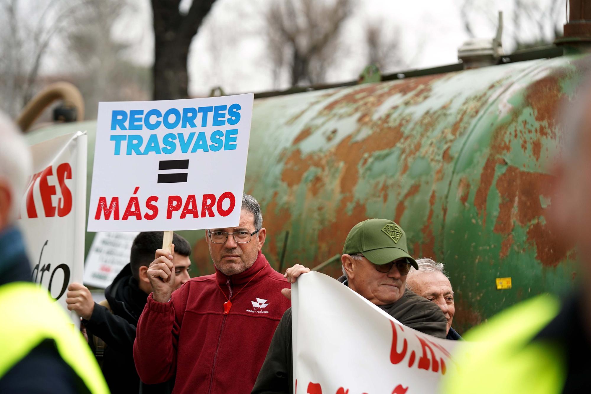 Las imágenes de la concentración en defensa del Trasvase Tajo-Segura en Madrid