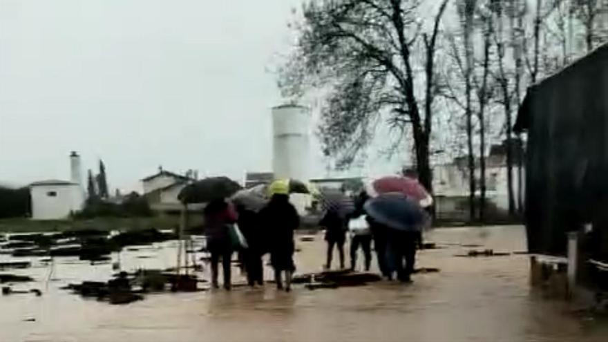 Inundación en una empresa de Posadas