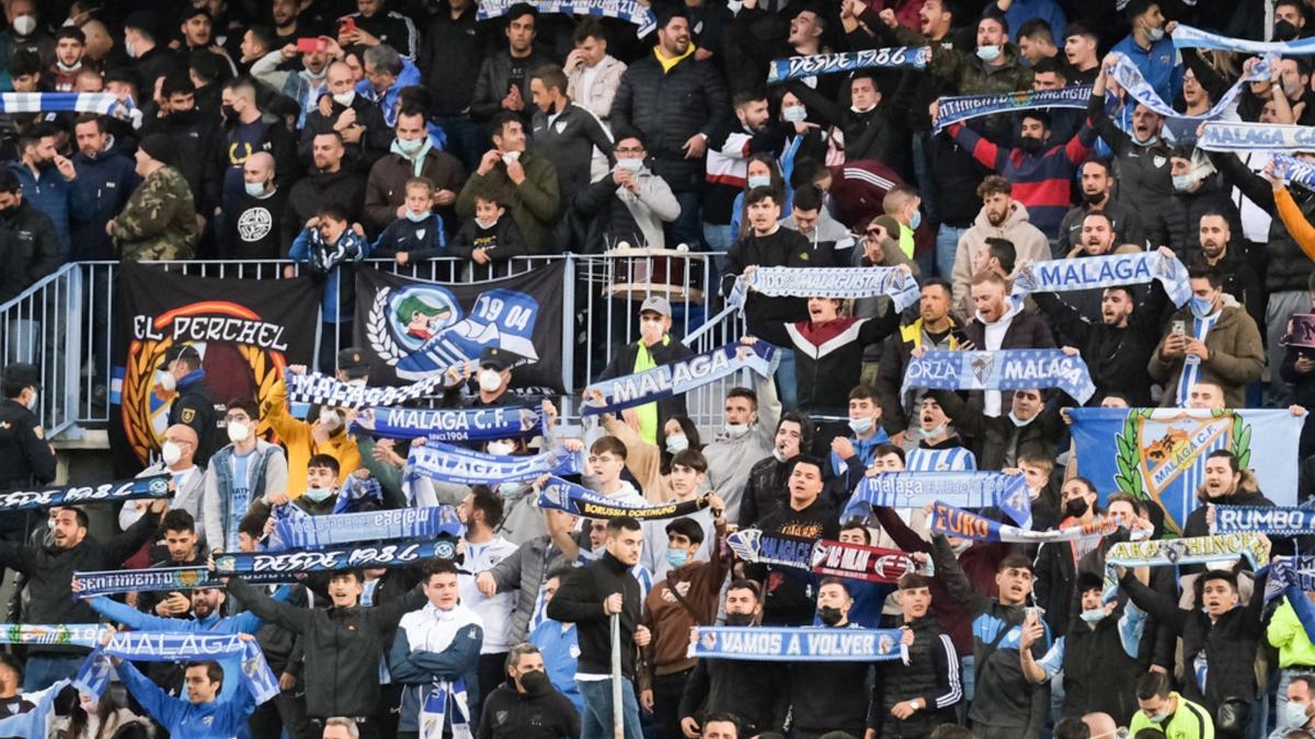 La afición malaguista, durante el encuentro ante el Sporting