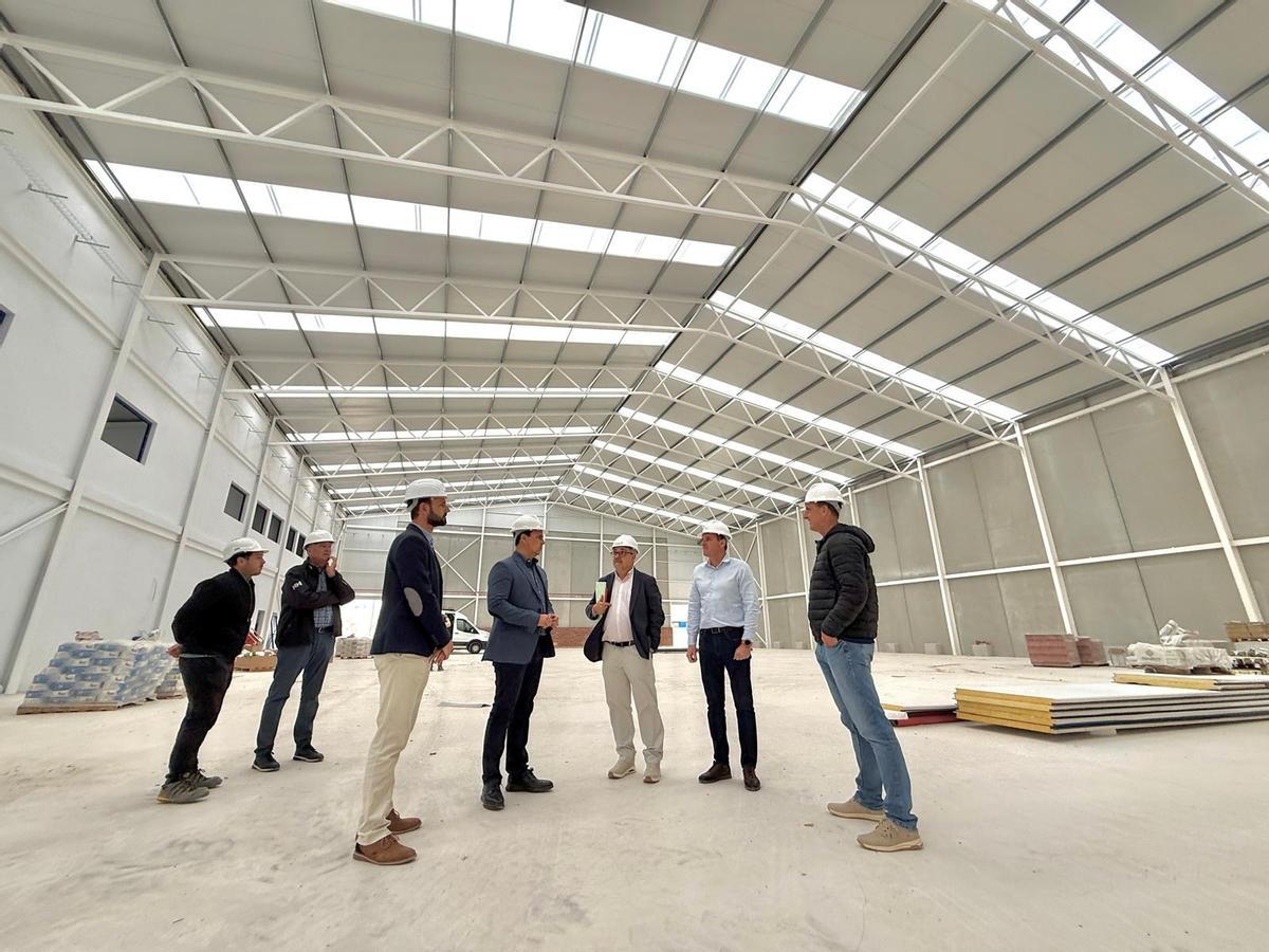 Visita al pabellón deportivo que se construye en la Facultad de Ciencias del Deporte de San Javier.
