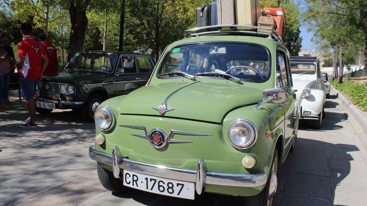 Concentración de coches clásicos en Antequera