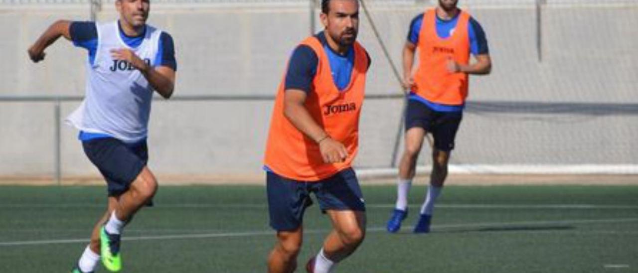 Un entrenamiento del CF Gandia. | CFG