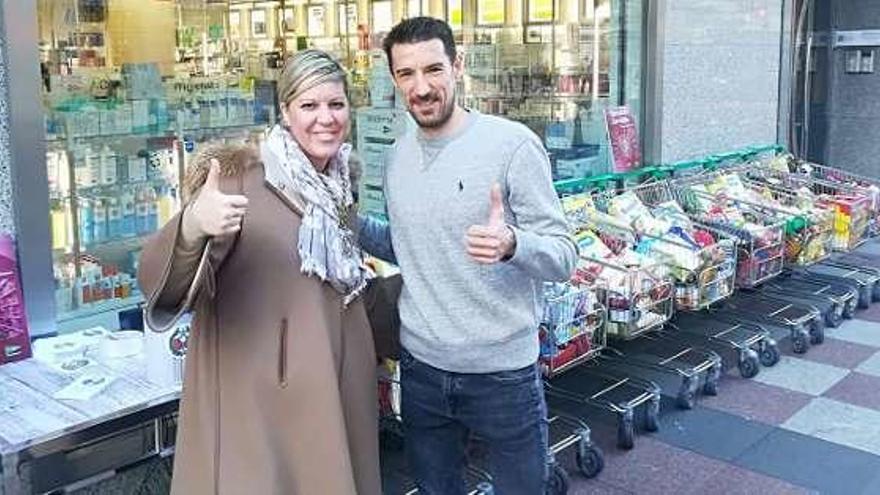 Toché dona un "carrito solidario" a los Estudiantes