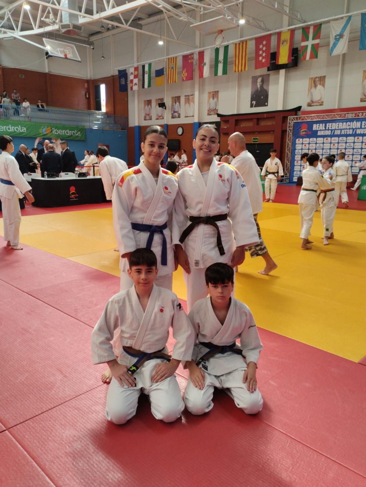 Los integrantes del Club Judo Corujo que participaron en el Campeonato de España