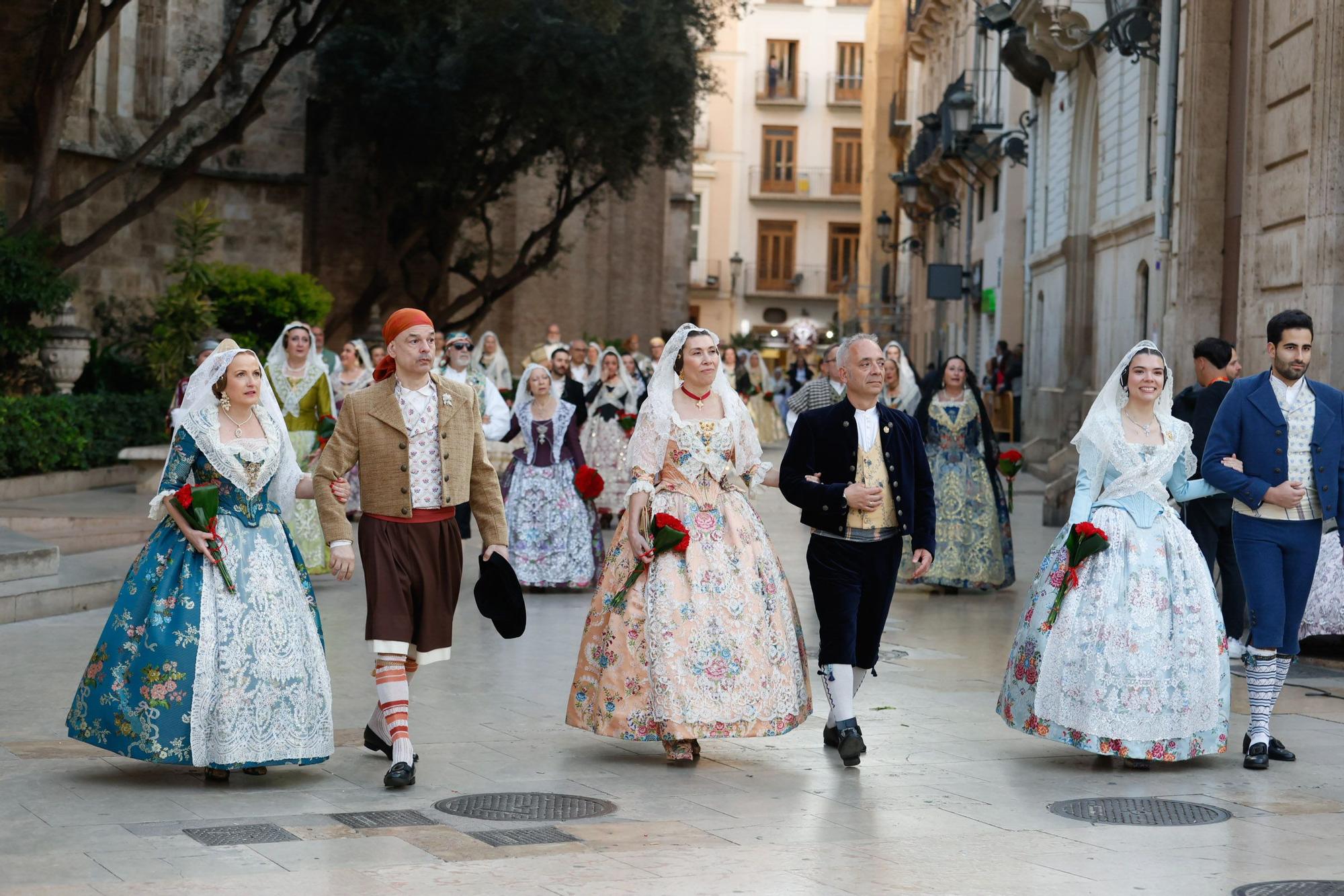 Búscate en el primer día de la Ofrenda en la calle San Vicente entre las 18:00 y las 19:00