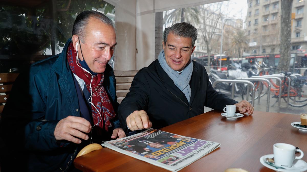 Laporta y Yuste leyeron SPORT mientras desayunaban