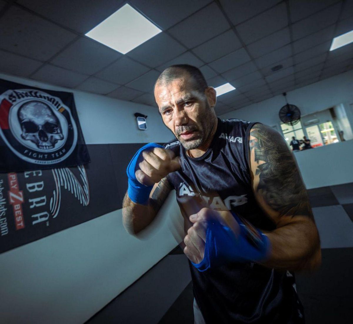 Abner Lloveras, lluitador MMA: "Hi ha universitaris que lluiten en les MMA professionals"
