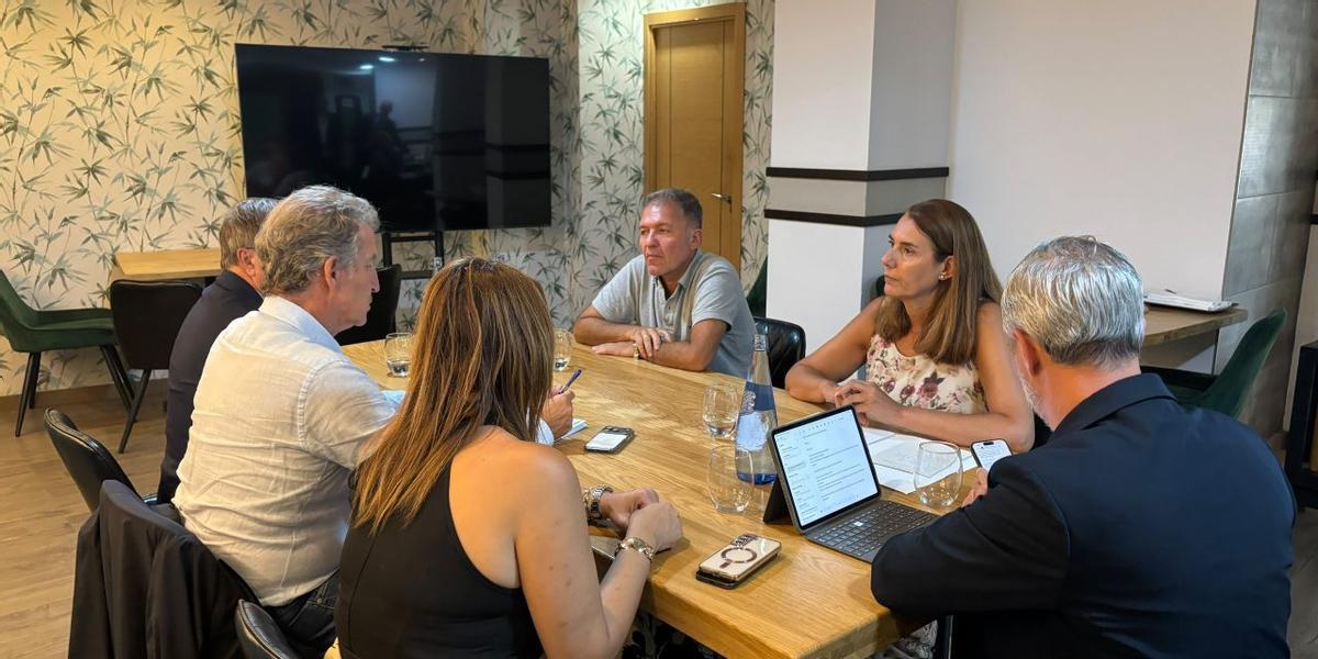 Feijóo se reunió con representantes de los colegios de Médicos y de Enfermería de Ceuta el pasado jueves