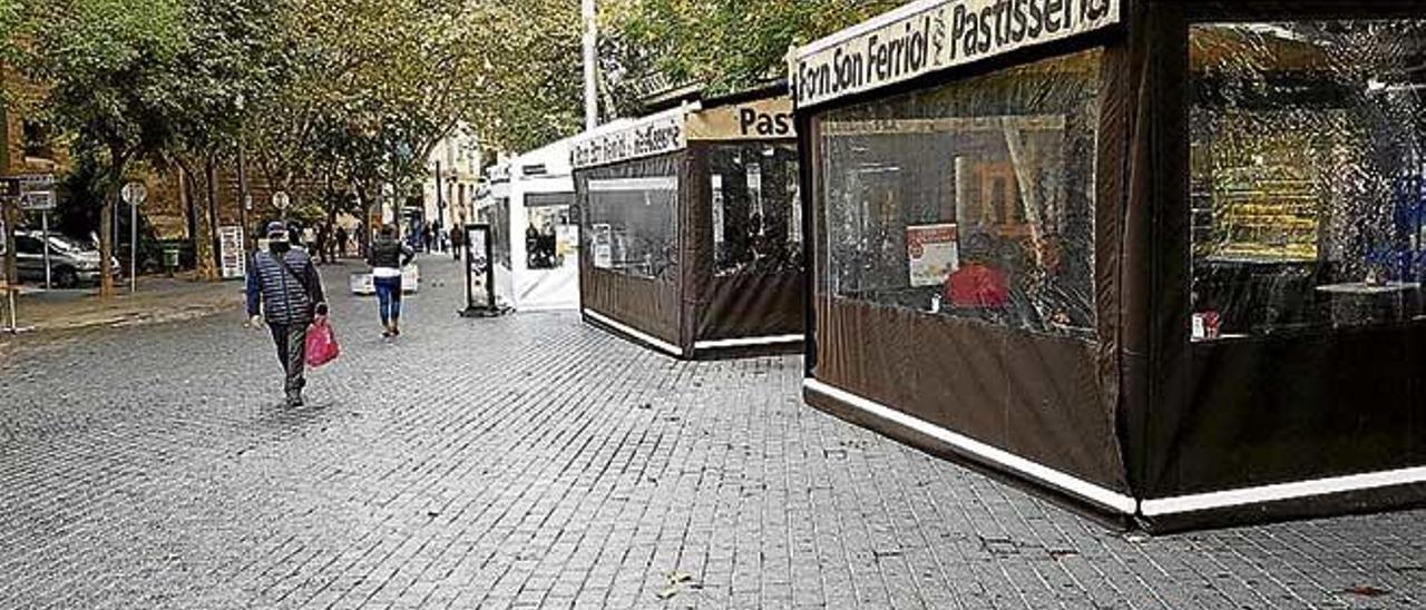 Tenderetes en la plaza Porta Pintada.