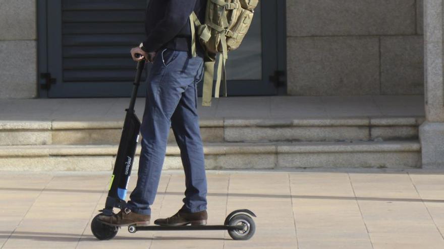 Un asturiano denuncia una supuesta &quot;situación xenófoba&quot; cuando circulaba con su patinete eléctrico en Sanxenxo