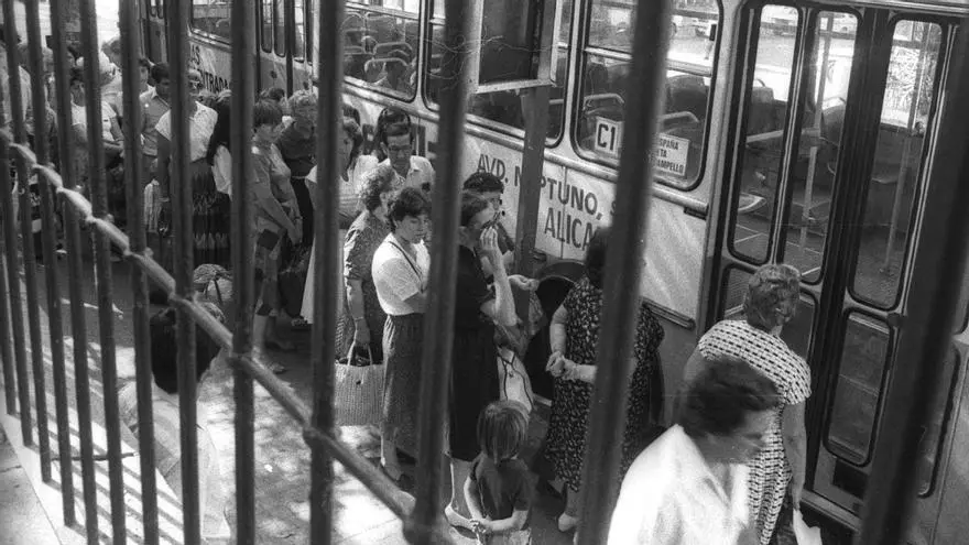 Hace 50 años Alicante. Del 6 al 12 de abril de 1976: Caos y colas en el transporte público