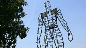 El Ésser del Mil·leni de Gavà, obra de la Fura dels Baus.