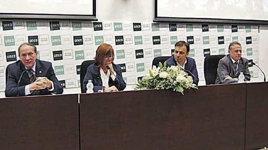 Miguel Ángel Vázquez, Ana María García, Francesc Miralles y Joan Oliver, ayer.