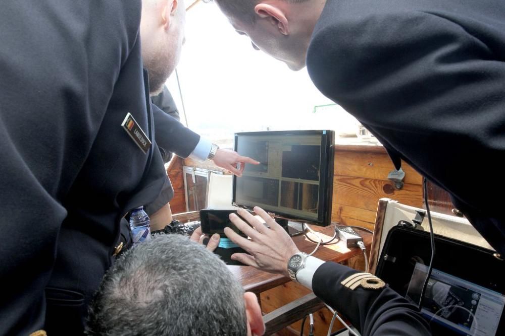 Oficiales de la OTAN comprueban el potencial de los sistemas de detección submarina de la UPCT en el Mar Menor