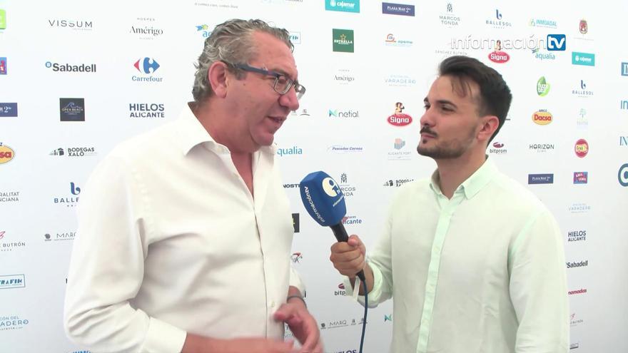 Toni Pérez visita el Racó de Información TV durante las fiestas
