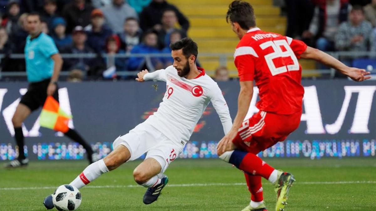 Melli marcó para Turquía en un partido insulso ante Rusia
