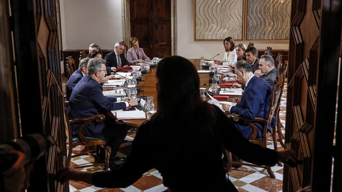Imagen de archivo de una reunión del pleno del Consell.