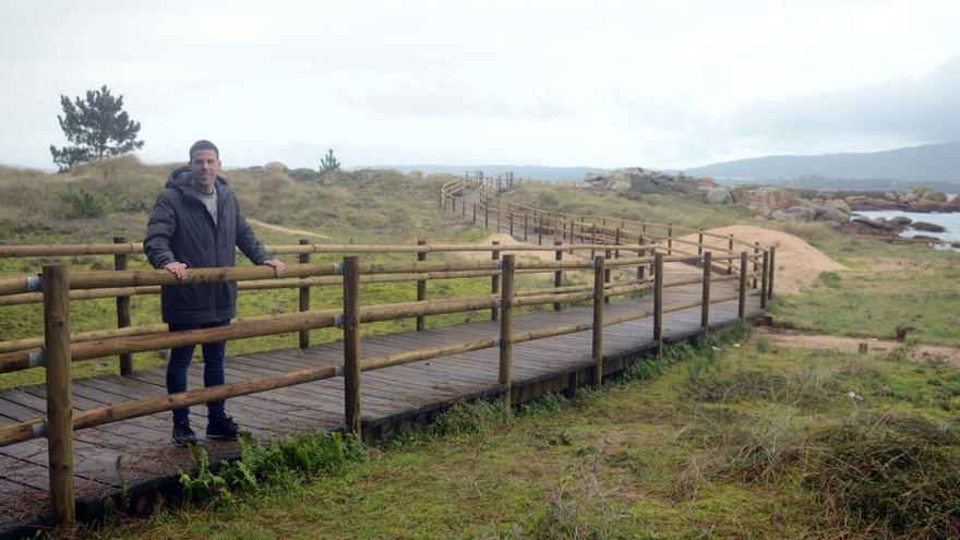 Un nuevo vallado amplía la protección de los espacios dunares de Area da Secada