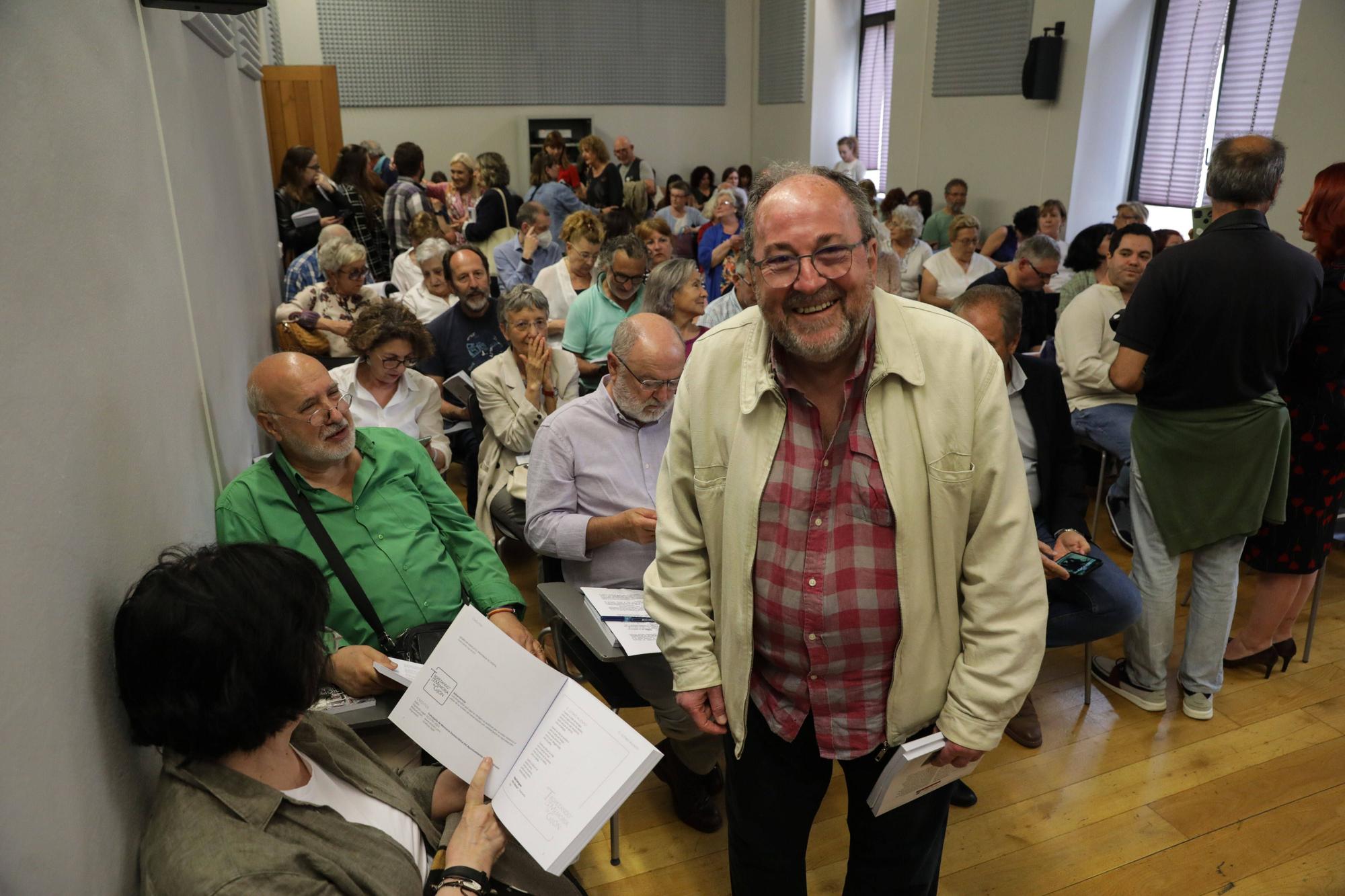 La presentación del libro "Tropezando con la memoria de Gijón", en imágenes