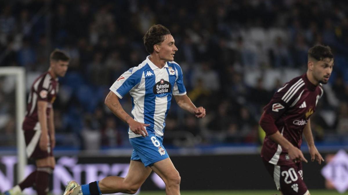 Petxarroman, en un partido con el Deportivo en la temporada 2024-25.