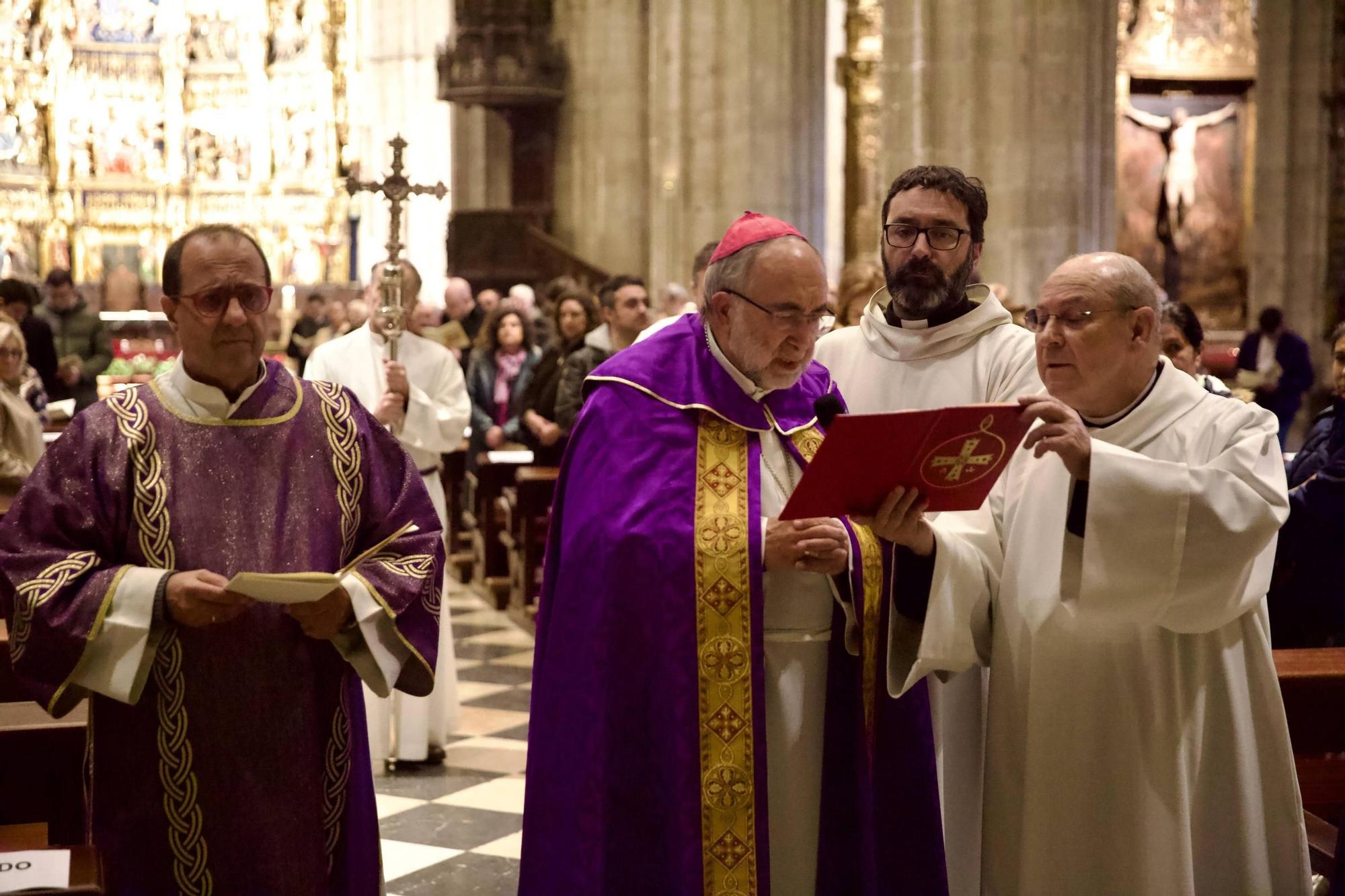 En imágenes: Rito de admisión al catecumenado de adultos en la catedral de Oviedo